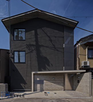 和モダンテイストなシックな外観は京の町並みに溶け込む