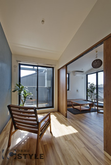 寝室にも南向きの窓を配置し気持ちの良い朝を