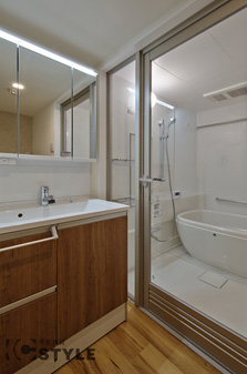 こだわりのサニタリールームにはオシャレなシャンプードレッサー