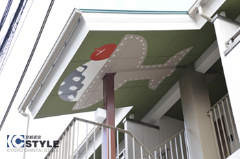 デザインアートが施された外観