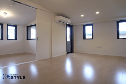 リビングと洋室をフラットに繋げて広く利用できます 201