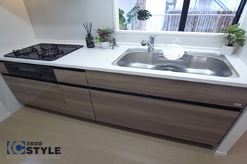 デザインパネルがお洒落なシステムキッチン 205