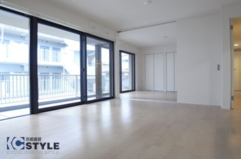 フラットに繋がる便利な室内 204