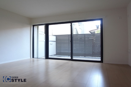 全室南向きに窓があり明るい室内 101