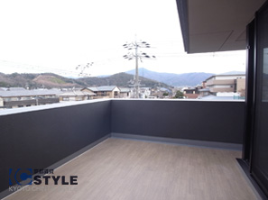 南向きのワイドバルコニー 303